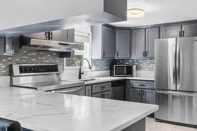4 Starling Ave, Kingston, MA 02364