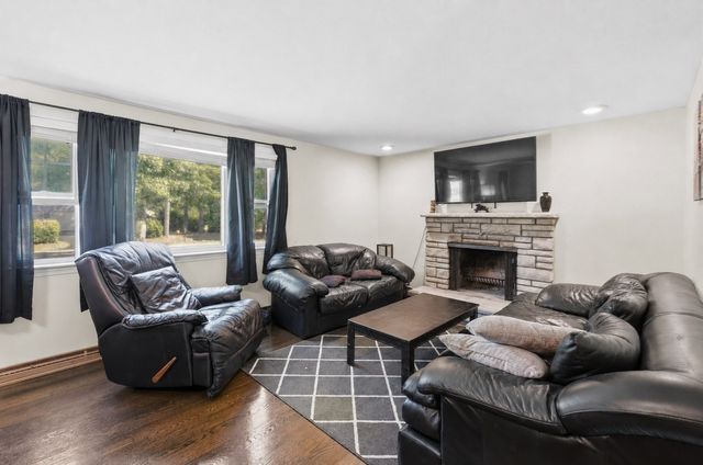 4 Starling Ave, Kingston, MA 02364
