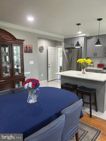 536 LONGSHORE AVENUE, Philadelphia, PA 19111