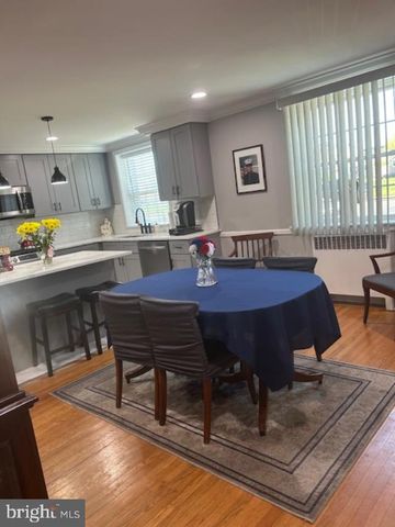 536 LONGSHORE AVENUE, Philadelphia, PA 19111