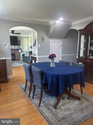 536 LONGSHORE AVENUE, Philadelphia, PA 19111