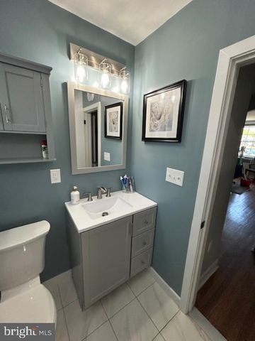 536 LONGSHORE AVENUE, Philadelphia, PA 19111
