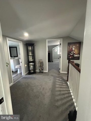 536 LONGSHORE AVENUE, Philadelphia, PA 19111
