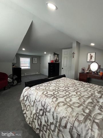 536 LONGSHORE AVENUE, Philadelphia, PA 19111