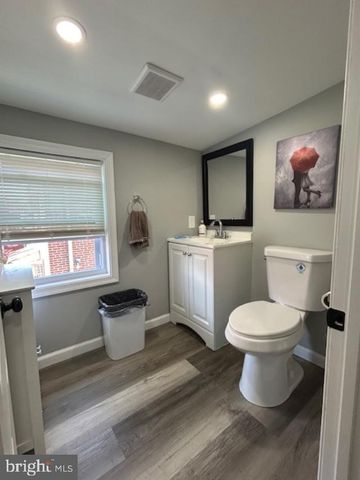 536 LONGSHORE AVENUE, Philadelphia, PA 19111