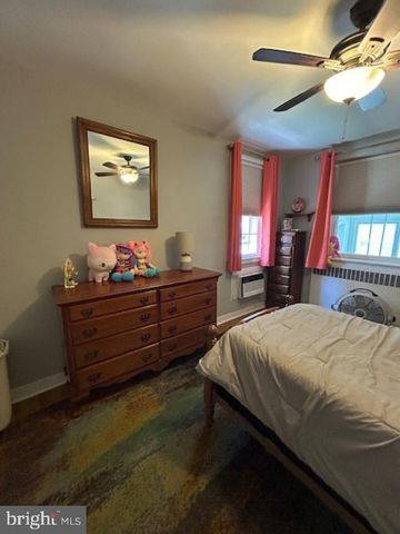 536 LONGSHORE AVENUE, Philadelphia, PA 19111