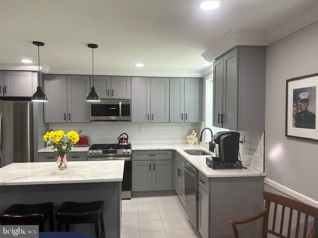 536 LONGSHORE AVENUE, Philadelphia, PA 19111