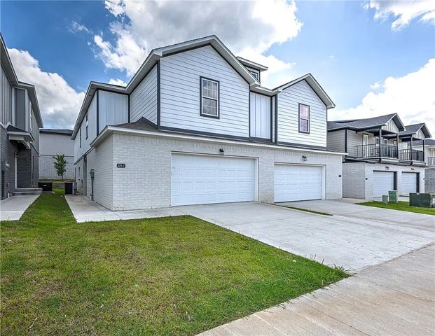 4211 W Santa Fe Square 1 & 2, Fayetteville, AR 72704