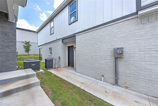 4211 W Santa Fe Square 1 & 2, Fayetteville, AR 72704