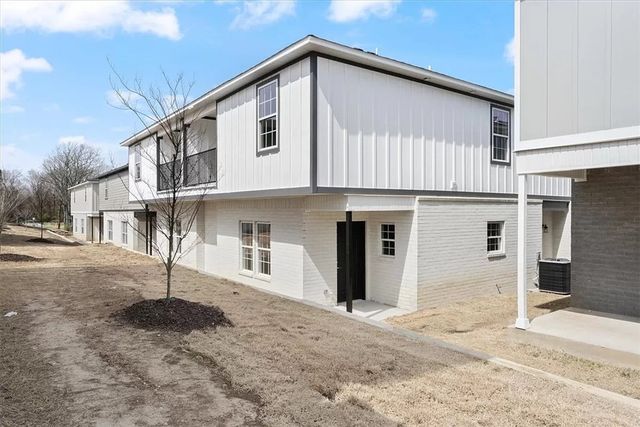 4211 W Santa Fe Square 1 & 2, Fayetteville, AR 72704