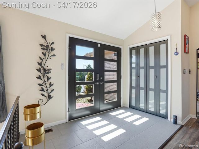 4886 Beacon Hill Drive, Bloomfield Hills, MI 48301