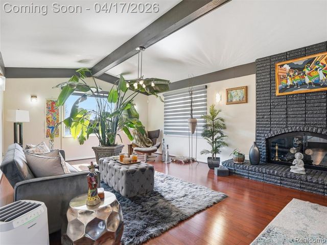 4886 Beacon Hill Drive, Bloomfield Hills, MI 48301