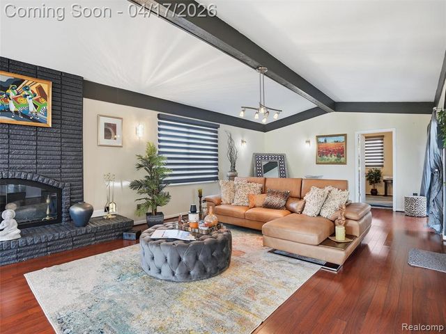 4886 Beacon Hill Drive, Bloomfield Hills, MI 48301
