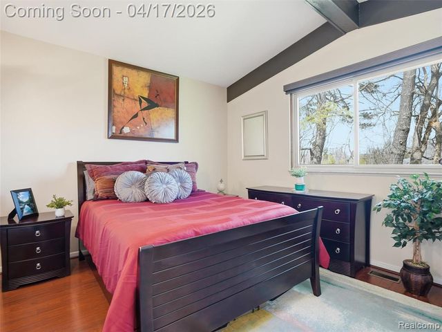 4886 Beacon Hill Drive, Bloomfield Hills, MI 48301