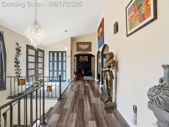 4886 Beacon Hill Drive, Bloomfield Hills, MI 48301