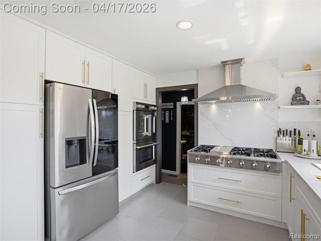 4886 Beacon Hill Drive, Bloomfield Hills, MI 48301