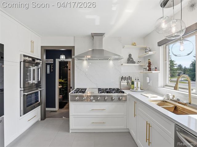 4886 Beacon Hill Drive, Bloomfield Hills, MI 48301