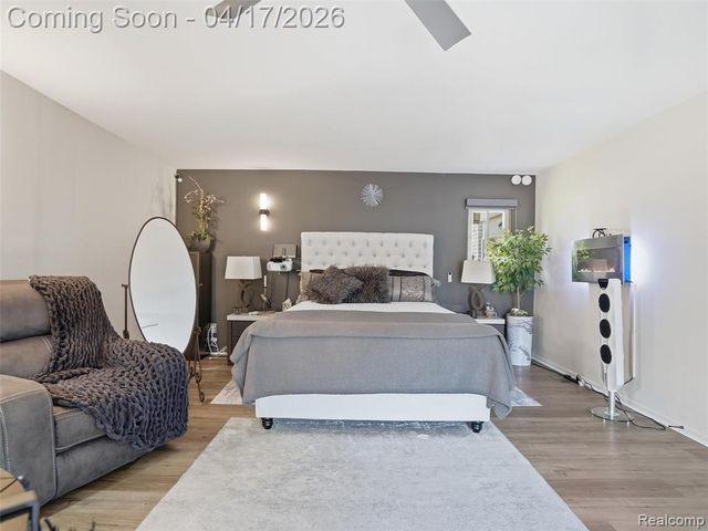 4886 Beacon Hill Drive, Bloomfield Hills, MI 48301