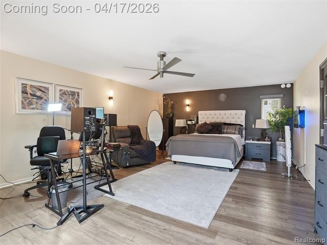 4886 Beacon Hill Drive, Bloomfield Hills, MI 48301