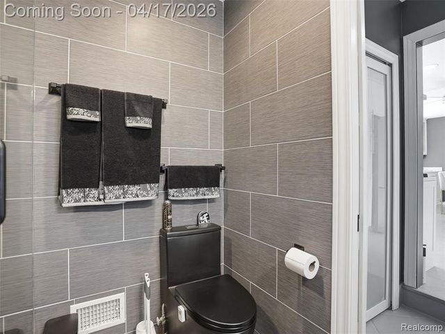 4886 Beacon Hill Drive, Bloomfield Hills, MI 48301