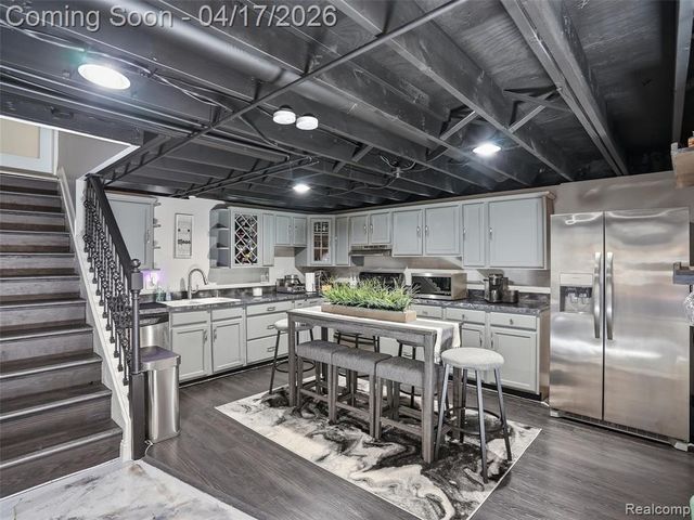 4886 Beacon Hill Drive, Bloomfield Hills, MI 48301