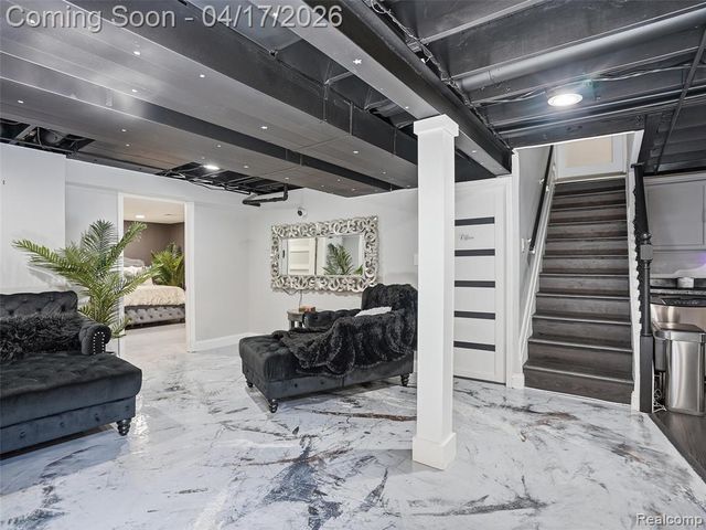 4886 Beacon Hill Drive, Bloomfield Hills, MI 48301