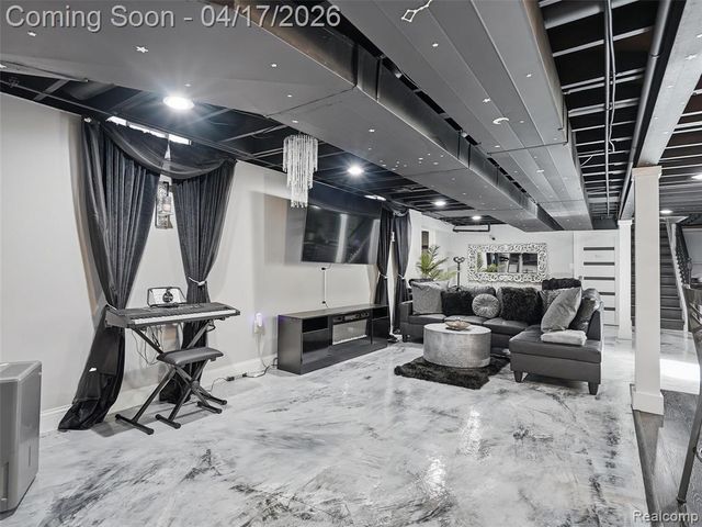 4886 Beacon Hill Drive, Bloomfield Hills, MI 48301