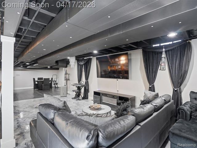 4886 Beacon Hill Drive, Bloomfield Hills, MI 48301