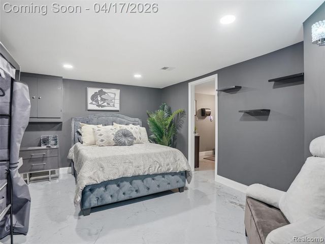 4886 Beacon Hill Drive, Bloomfield Hills, MI 48301