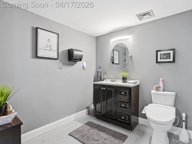 4886 Beacon Hill Drive, Bloomfield Hills, MI 48301