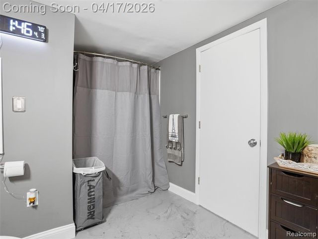 4886 Beacon Hill Drive, Bloomfield Hills, MI 48301