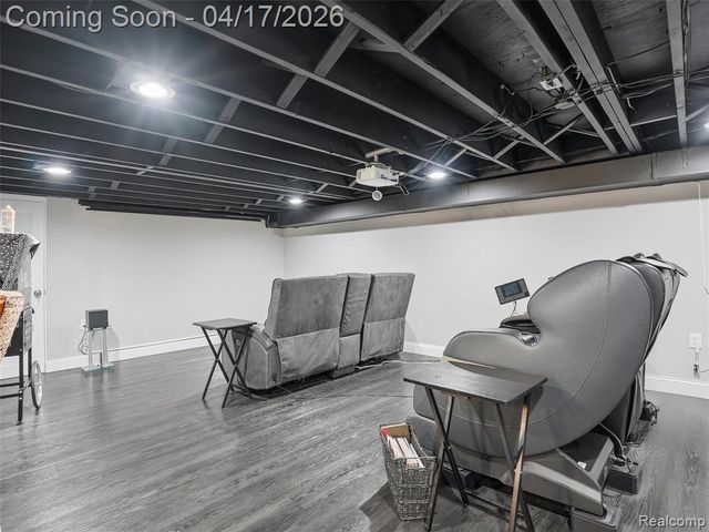 4886 Beacon Hill Drive, Bloomfield Hills, MI 48301