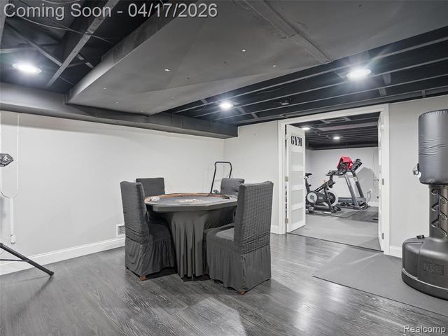 4886 Beacon Hill Drive, Bloomfield Hills, MI 48301