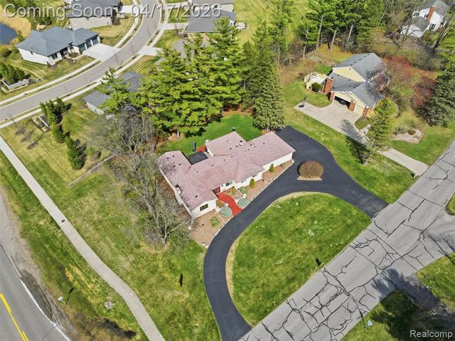 4886 Beacon Hill Drive, Bloomfield Hills, MI 48301