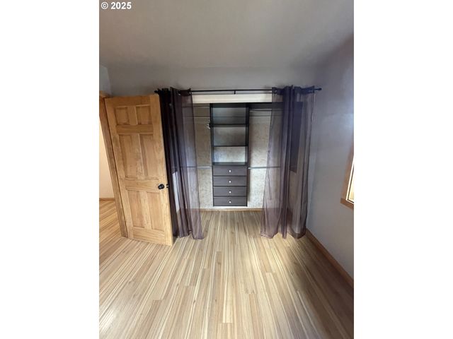 1820 DOGWOOD Ave, Reedsport, OR 97467