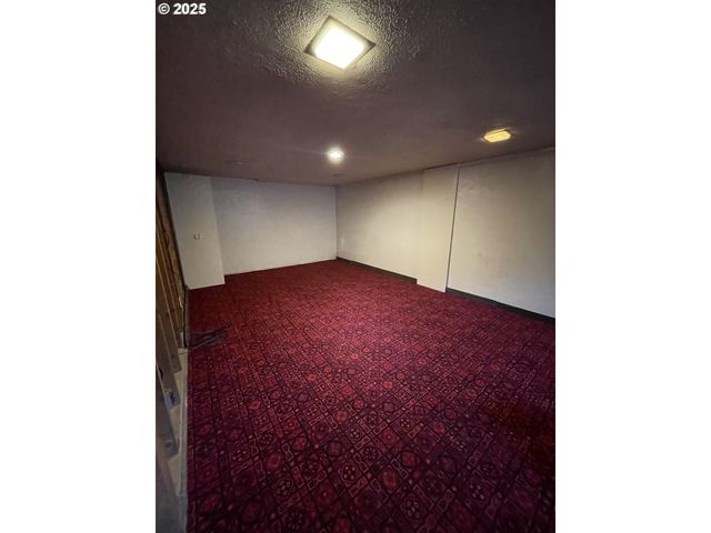 1820 DOGWOOD Ave, Reedsport, OR 97467