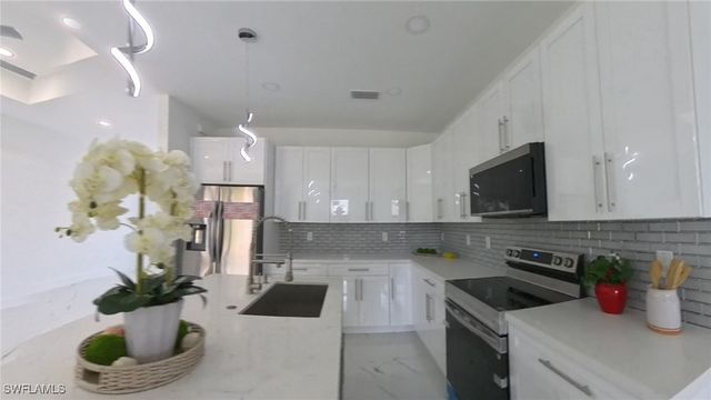 3004 4th ST SW, Lehigh Acres, FL 33976