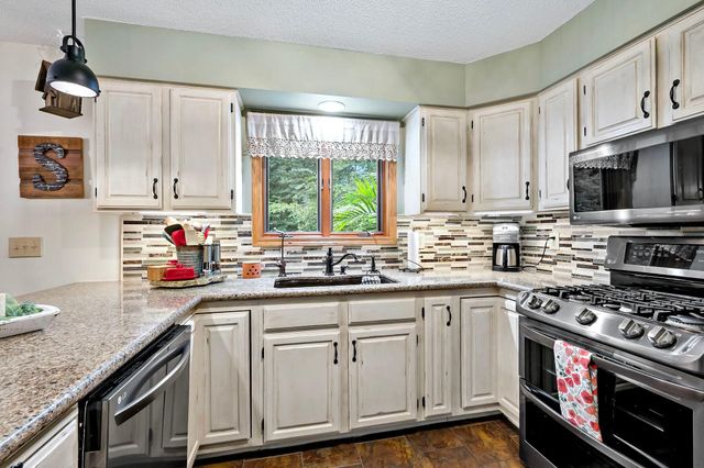 112122 Haering Lane, Chaska, MN 55318