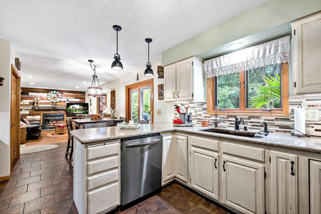 112122 Haering Lane, Chaska, MN 55318