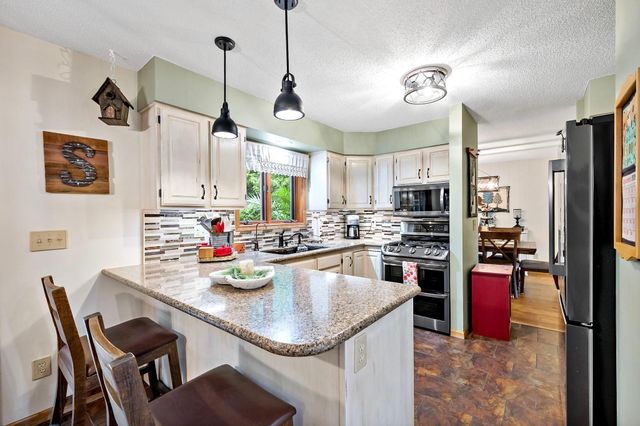 112122 Haering Lane, Chaska, MN 55318