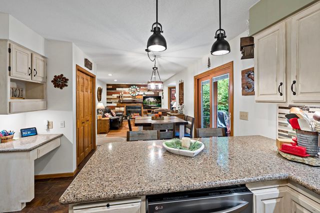 112122 Haering Lane, Chaska, MN 55318