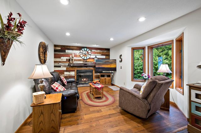 112122 Haering Lane, Chaska, MN 55318