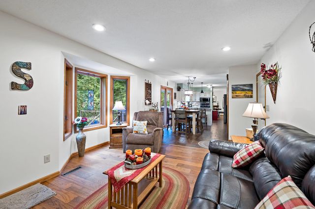 112122 Haering Lane, Chaska, MN 55318