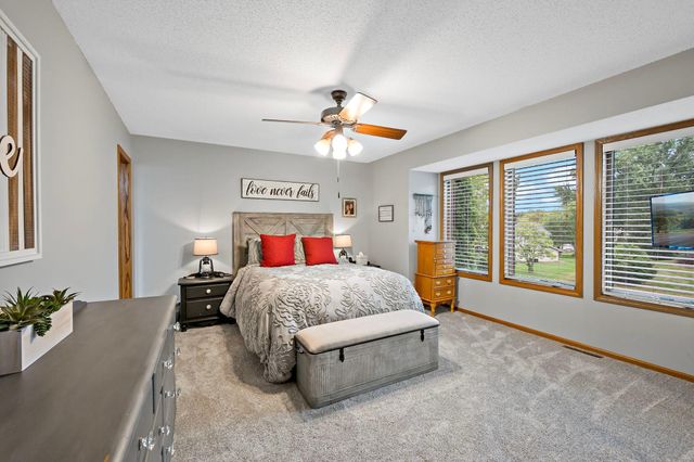 112122 Haering Lane, Chaska, MN 55318