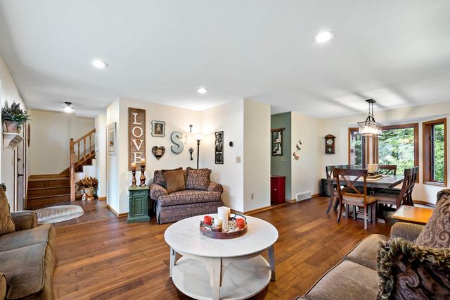 112122 Haering Lane, Chaska, MN 55318