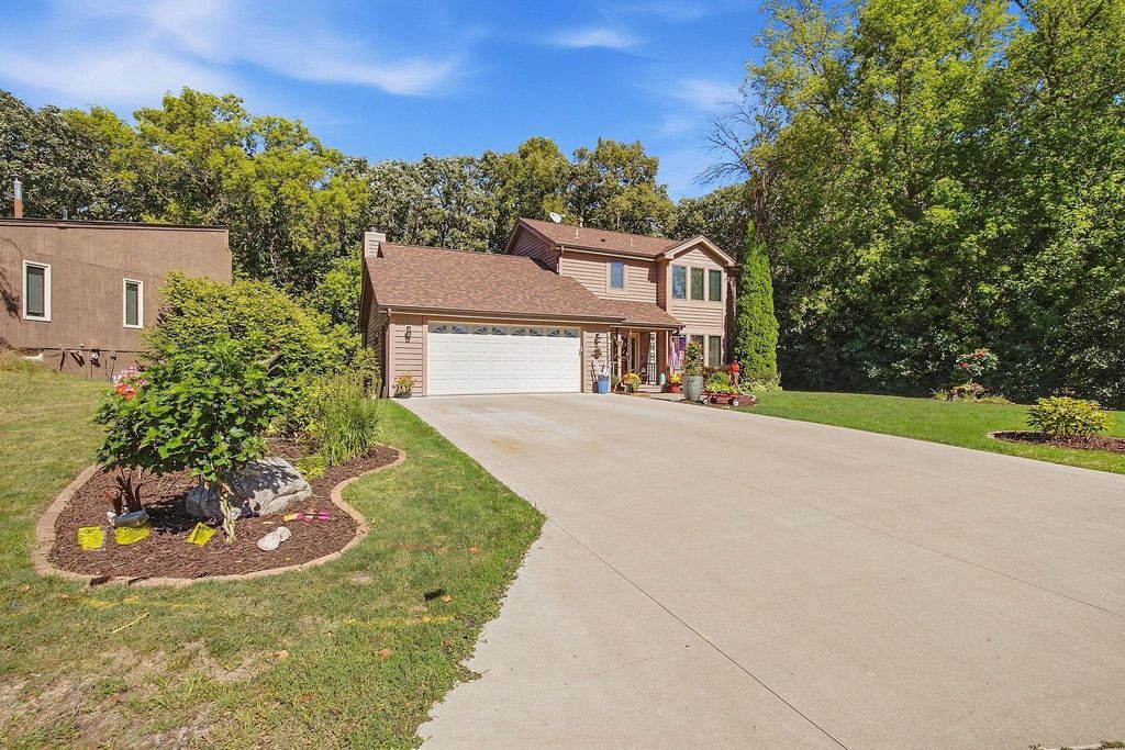 112122 Haering Lane, Chaska, MN 55318 — photo 2