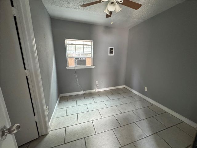 7018 Avenue F 6, Houston, TX 77011