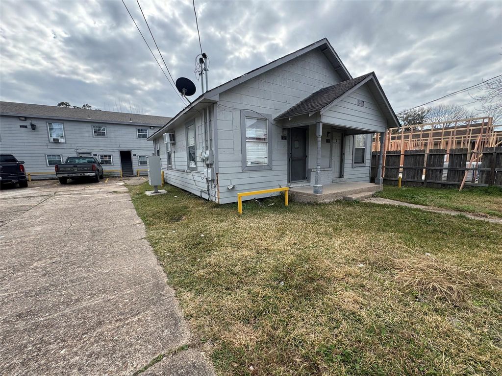 7018 Avenue F 6, Houston, TX 77011