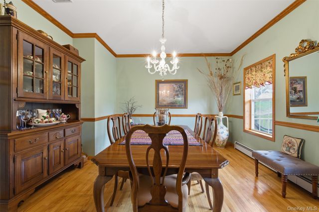 17 Woodridge Drive, Chester, NY 10918