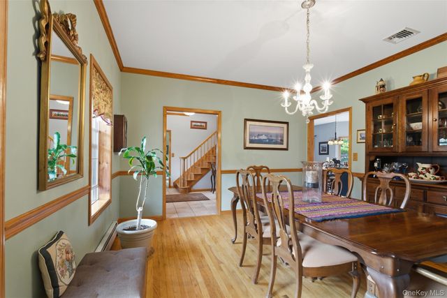 17 Woodridge Drive, Chester, NY 10918